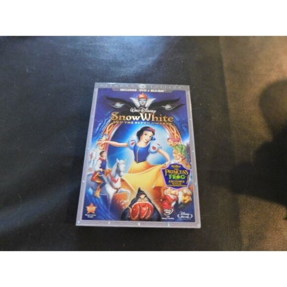 Walt Disney Snow White includes DVD Blu Ray Diamond Edition - Picture 1 of 1